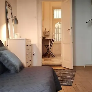 nice-downtown-apartment.inbudapesthotels.com/